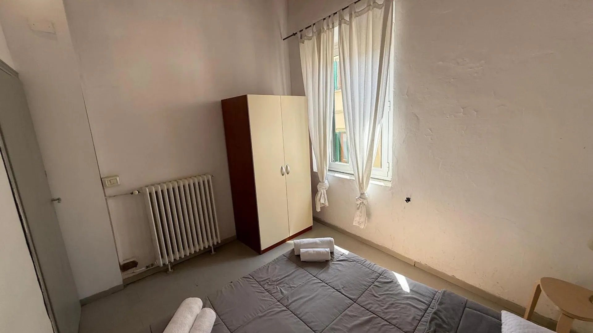 Three Bedroom Apartment In City Center Florence