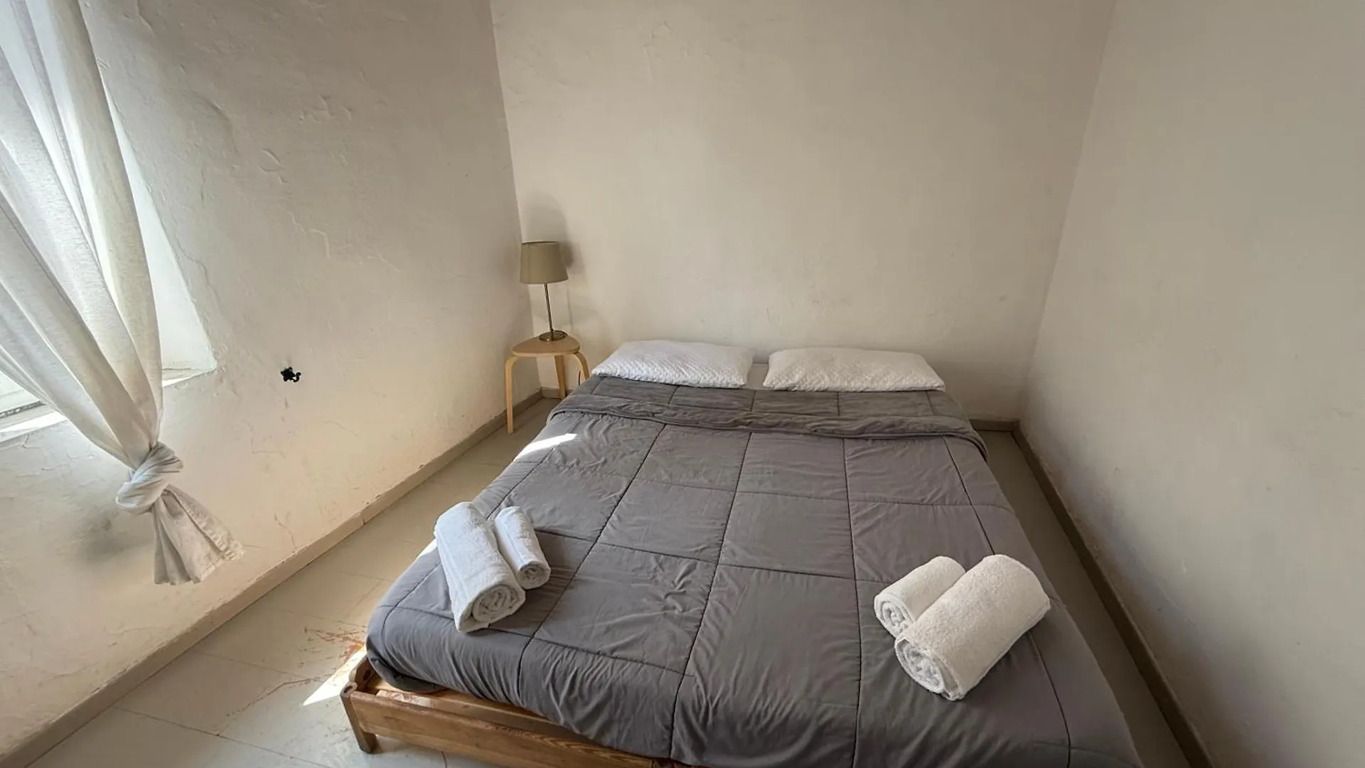 Three Bedroom Apartment In City Center Florence Italy