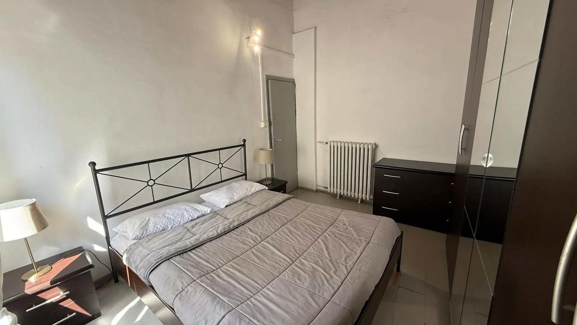 Three Bedroom Apartment In City Center Florence
