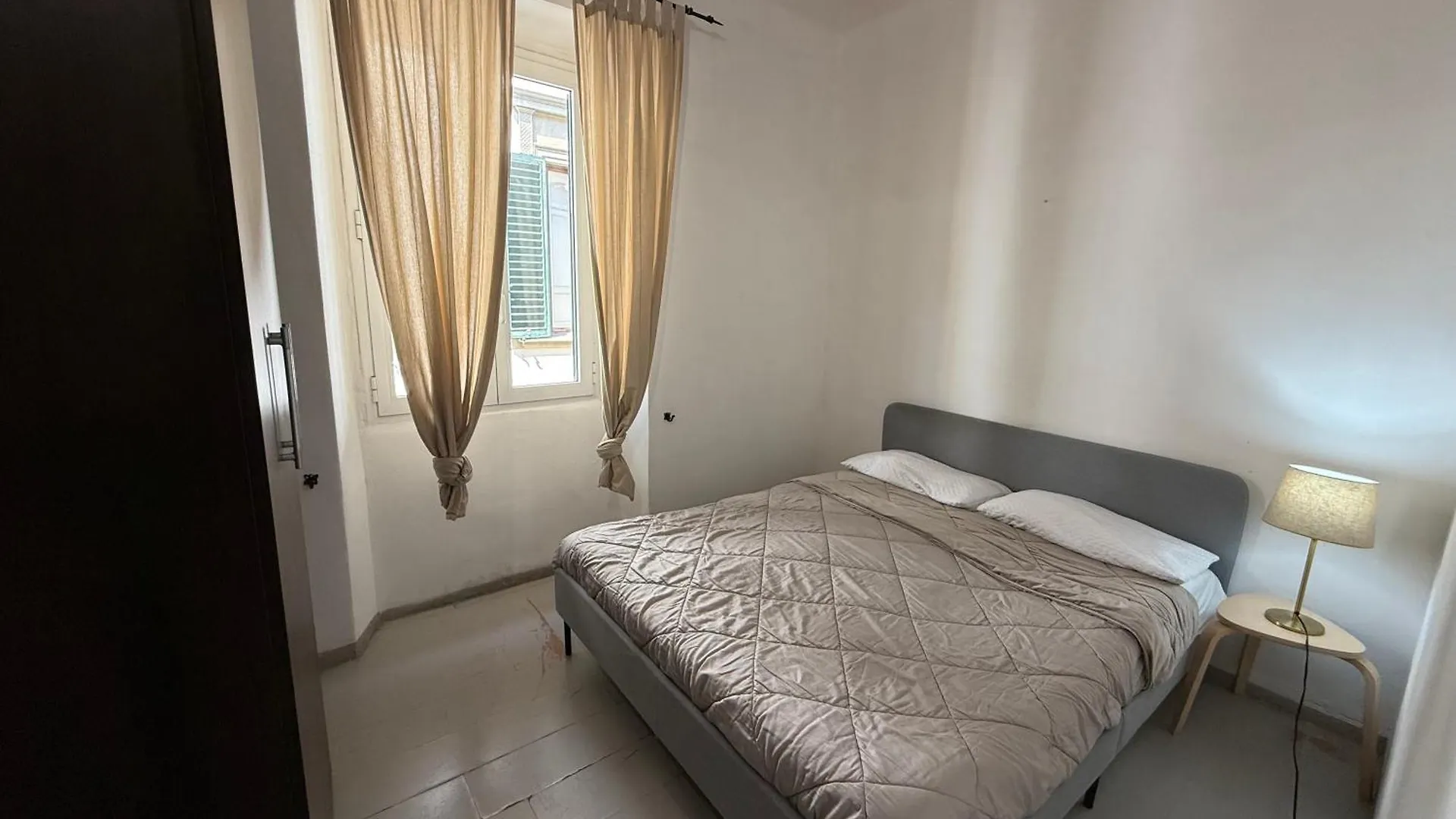 Three Bedroom Apartment In City Center Florence