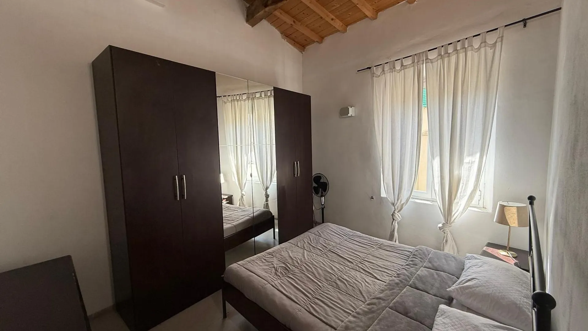 Three Bedroom Apartment In City Center Florence